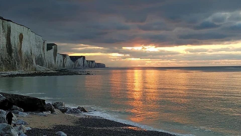 Plage A 50M Appartement Reves Tranquilles Villa Les Bains De Mers Luaran gambar